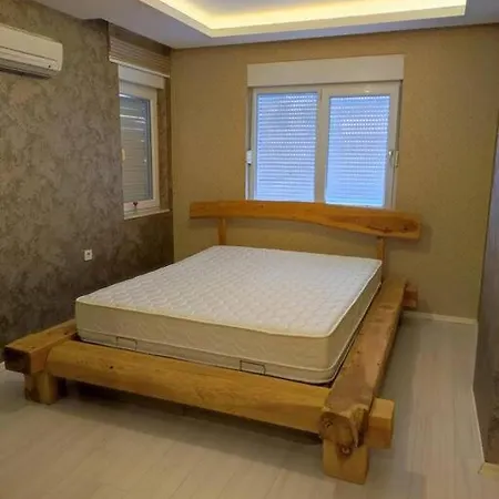 Hurma Mah.yuzme Havuzlu Esyali Antalya